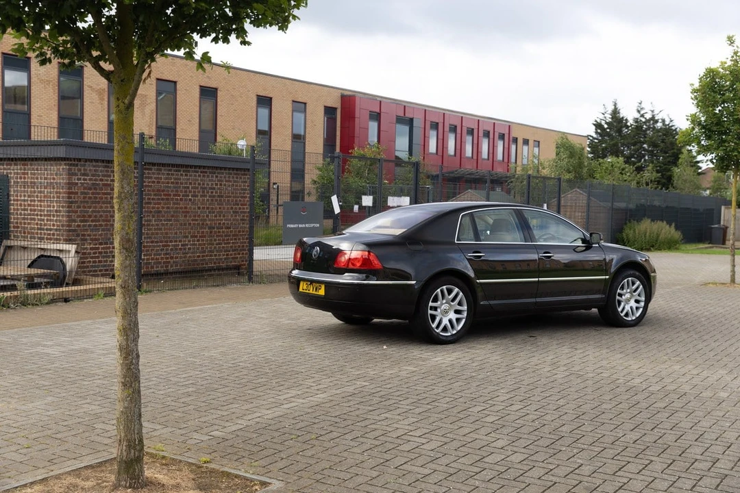 2004 Volkswagen Phaeton - Image 25 of 30