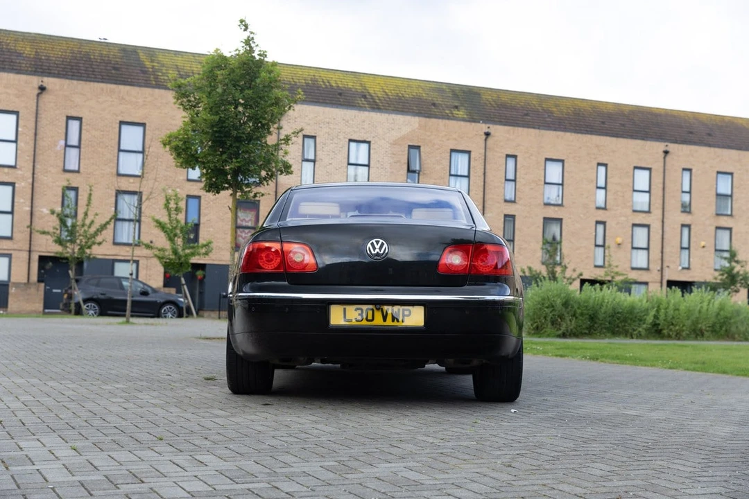 2004 Volkswagen Phaeton - Image 21 of 30