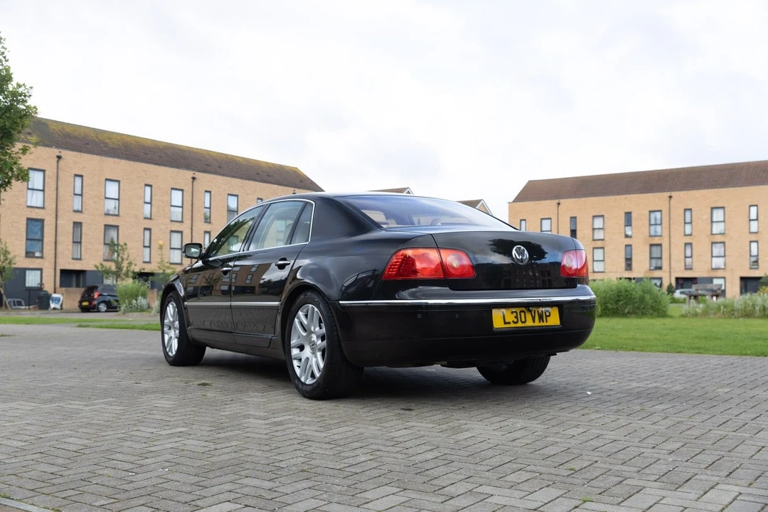 2004 Volkswagen Phaeton - Image 23 of 30