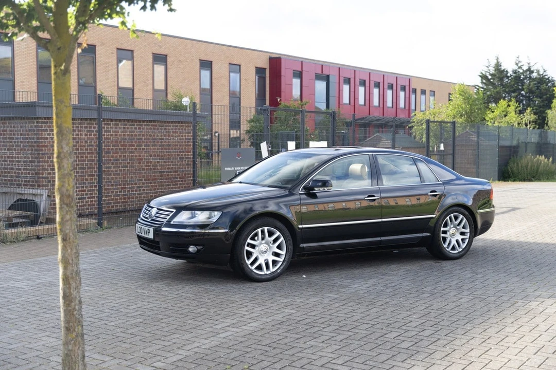 2004 Volkswagen Phaeton - Image 5 of 30