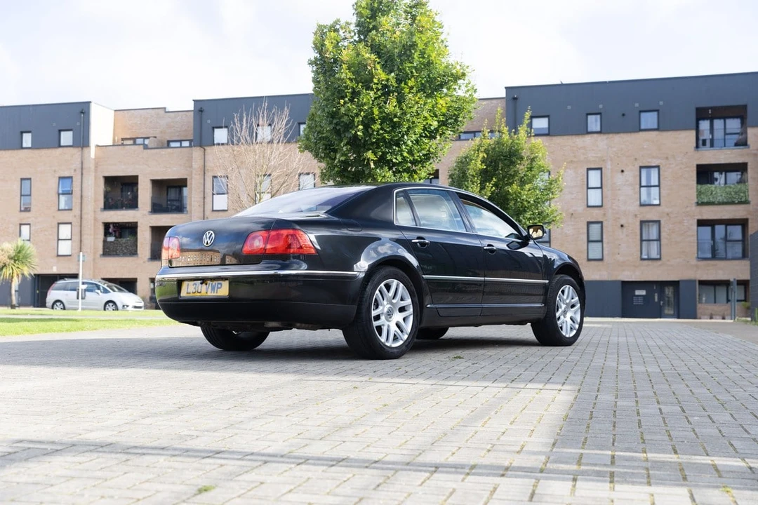 2004 Volkswagen Phaeton - Image 15 of 30