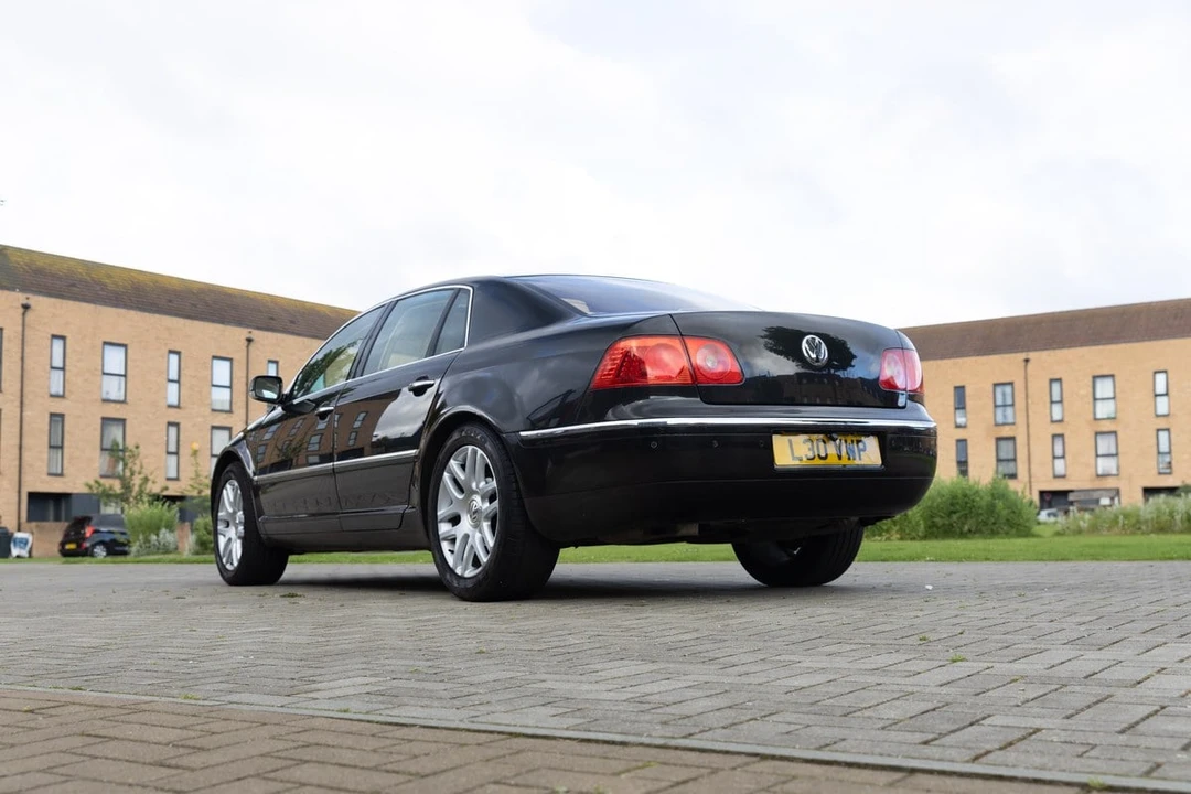 2004 Volkswagen Phaeton - Image 24 of 30