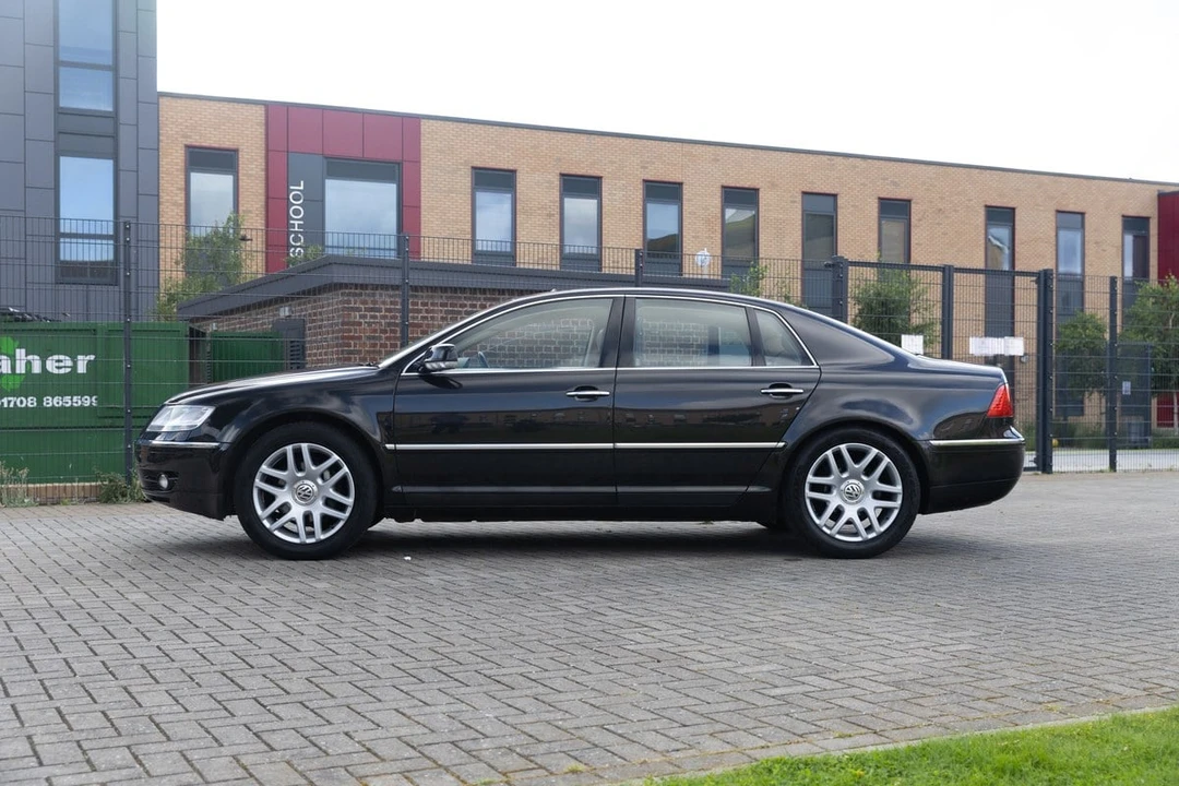 2004 Volkswagen Phaeton - Image 30 of 30