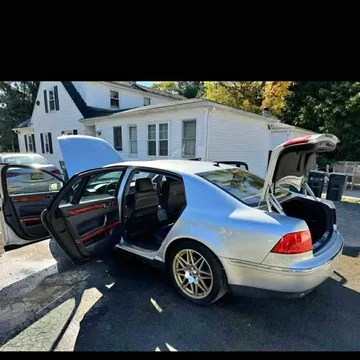 2004 Volkswagen Phaeton 4MOTION Sedan 4D