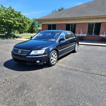 2004 Volkswagen Phaeton 4MOTION Sedan 4D