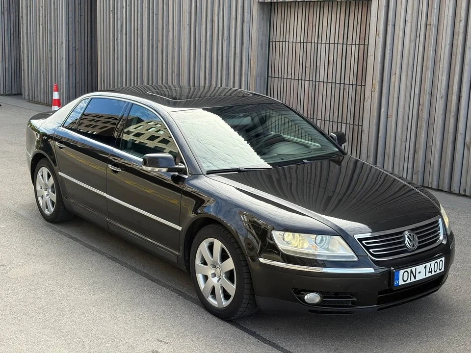 2004 Volkswagen Phaeton - Image 2 of 31