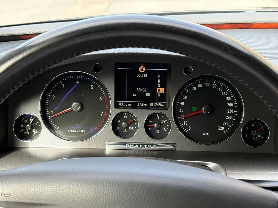 2004 Volkswagen Phaeton - Image 21 of 31