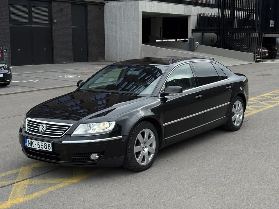 2004 Volkswagen Phaeton - Image 9 of 31