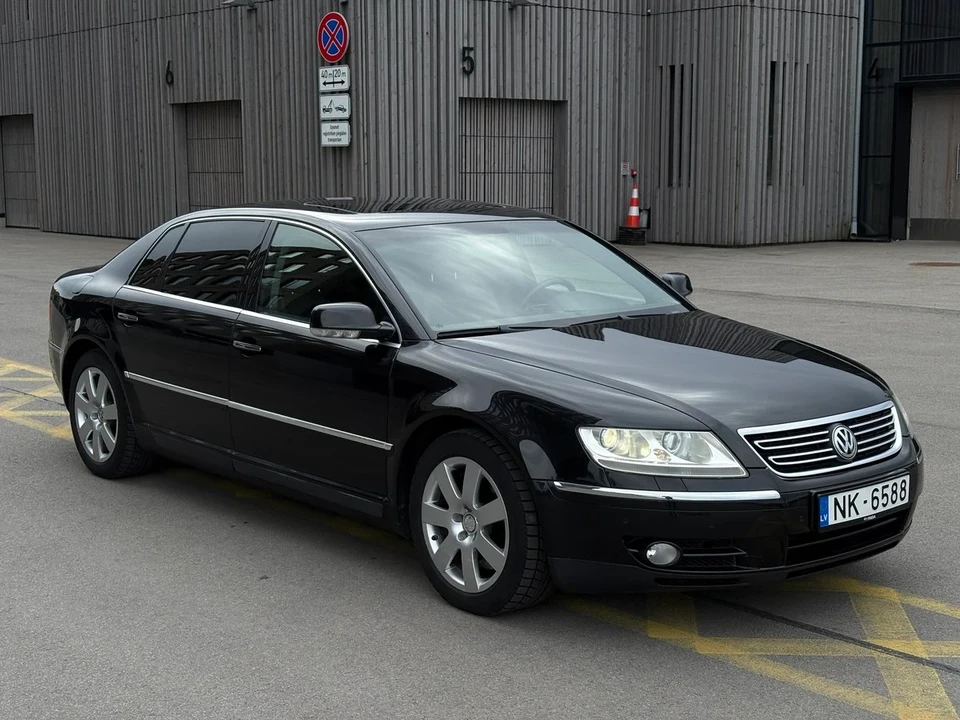 2004 Volkswagen Phaeton - Image 11 of 31