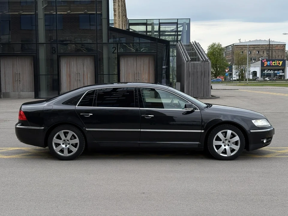 2004 Volkswagen Phaeton - Image 12 of 31