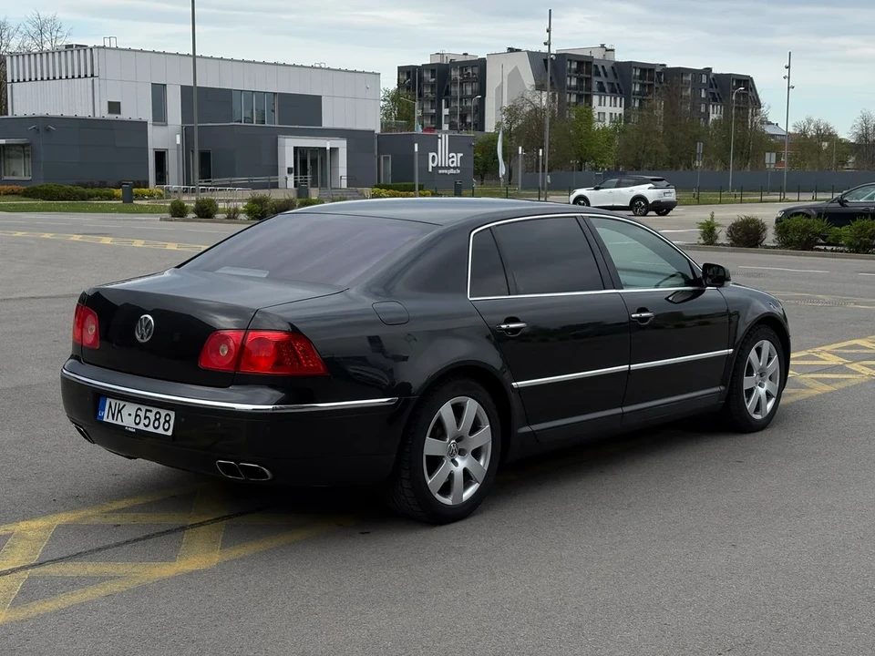 2004 Volkswagen Phaeton - Image 13 of 31