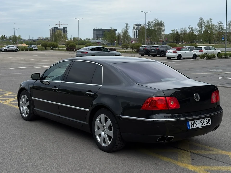 2004 Volkswagen Phaeton - Image 15 of 31