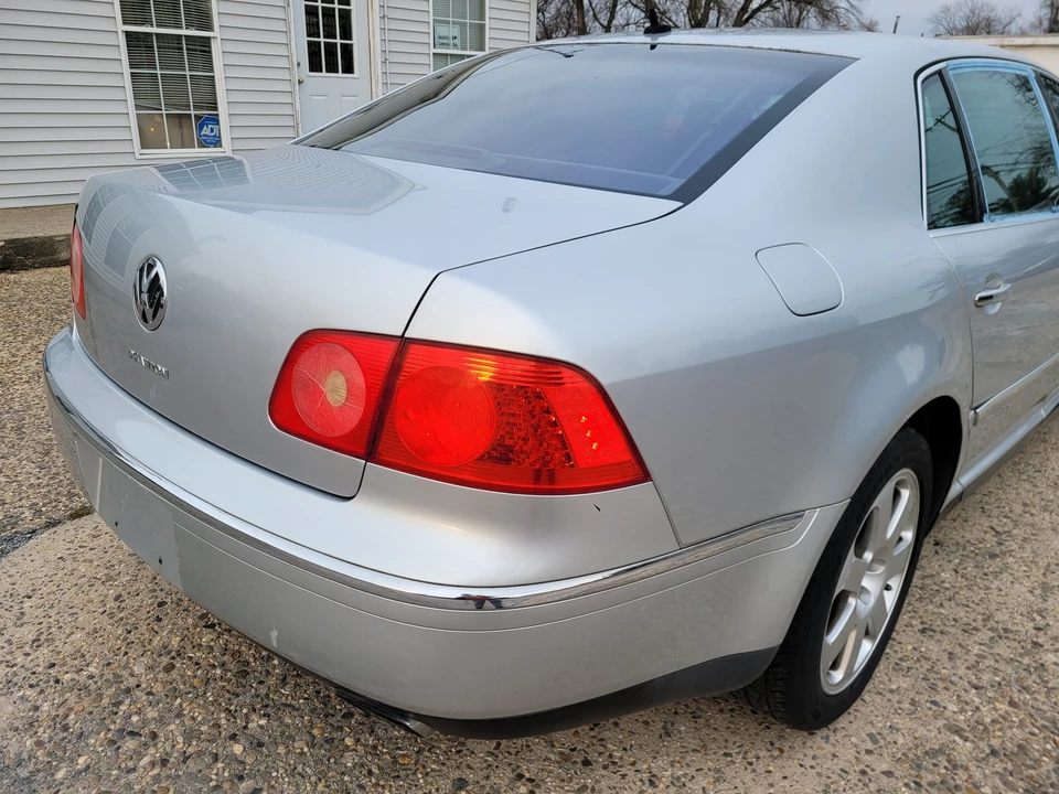 2004 Volkswagen Phaeton - Image 19 of 21