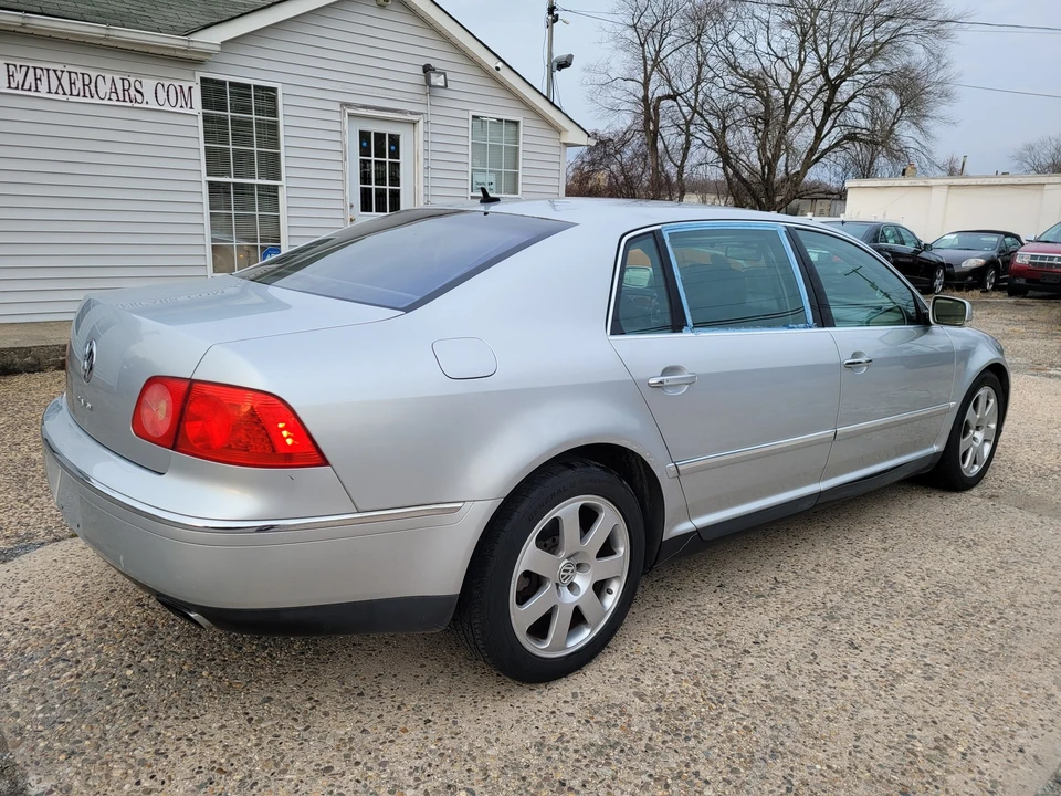 2004 Volkswagen Phaeton - Image 5 of 21