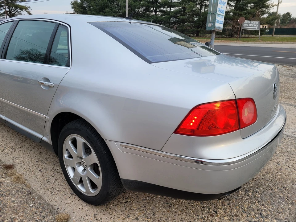 2004 Volkswagen Phaeton - Image 18 of 21