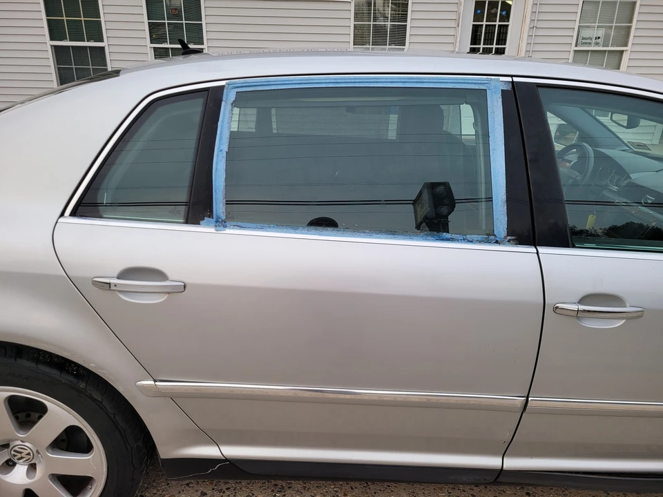 2004 Volkswagen Phaeton - Image 15 of 21