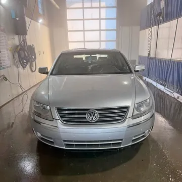 2004 Volkswagen Phaeton V8