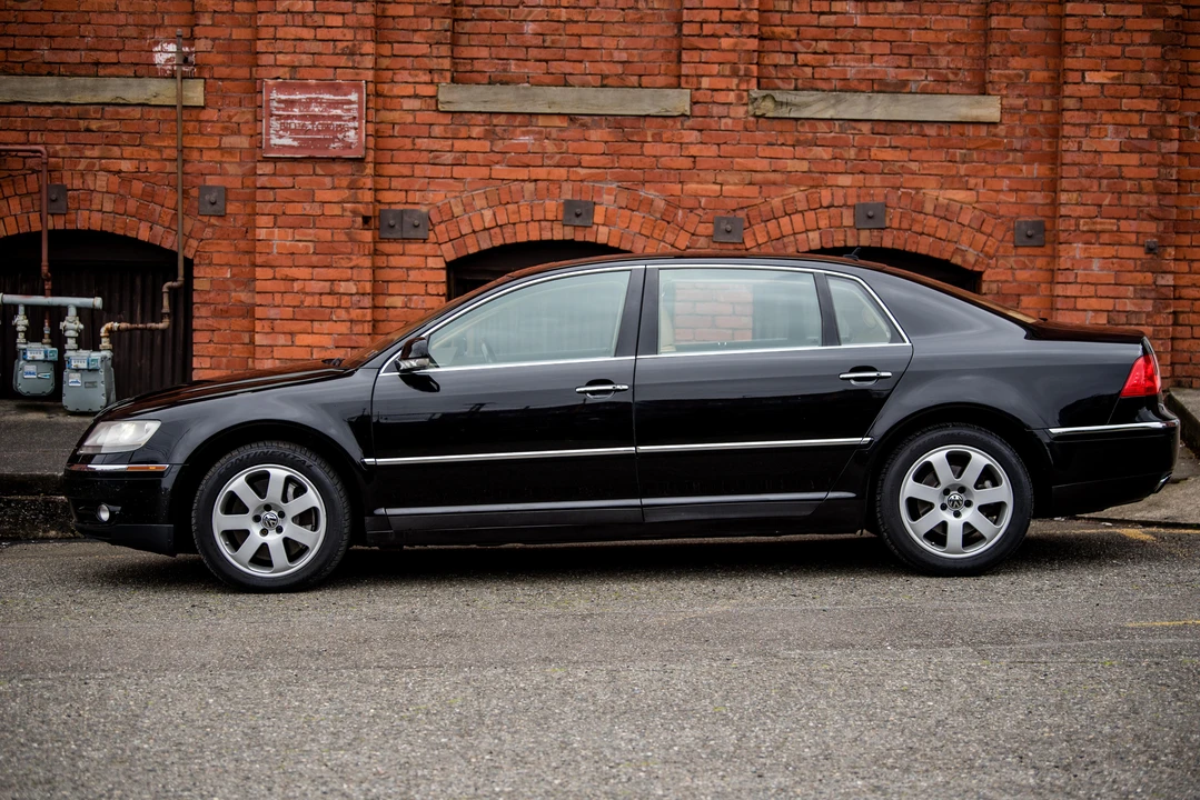 2004 Volkswagen Phaeton - Image 3 of 31
