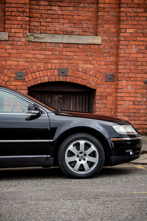 2004 Volkswagen Phaeton - Image 22 of 31