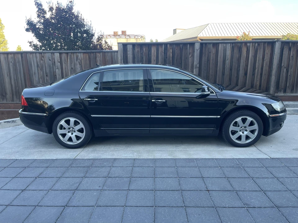 2004 Volkswagen Phaeton - Image 11 of 31