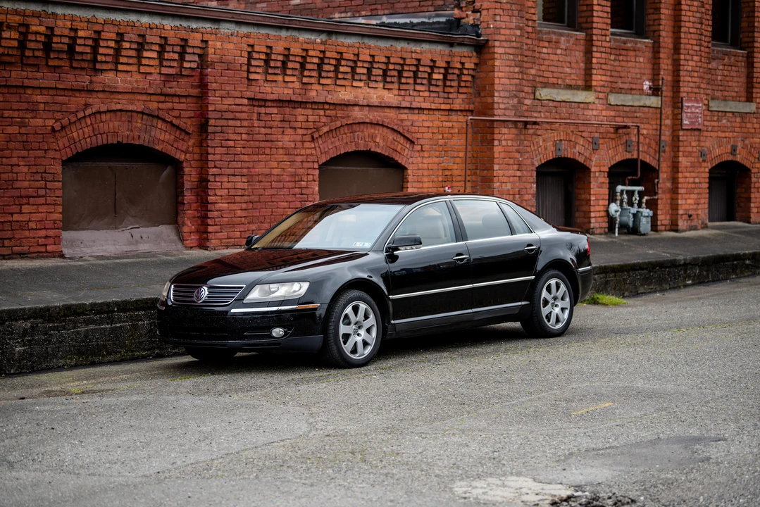 2004 Volkswagen Phaeton - Image 9 of 31