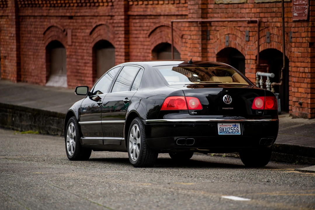 2004 Volkswagen Phaeton - Image 12 of 31