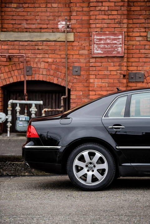 2004 Volkswagen Phaeton - Image 21 of 31