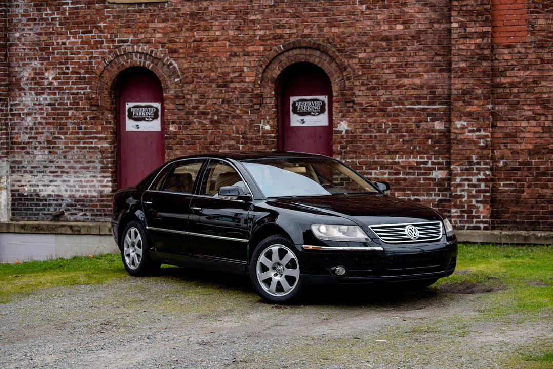 2004 Volkswagen Phaeton - Image 16 of 31