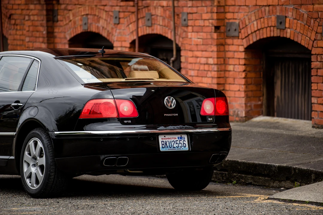 2004 Volkswagen Phaeton - Image 18 of 31