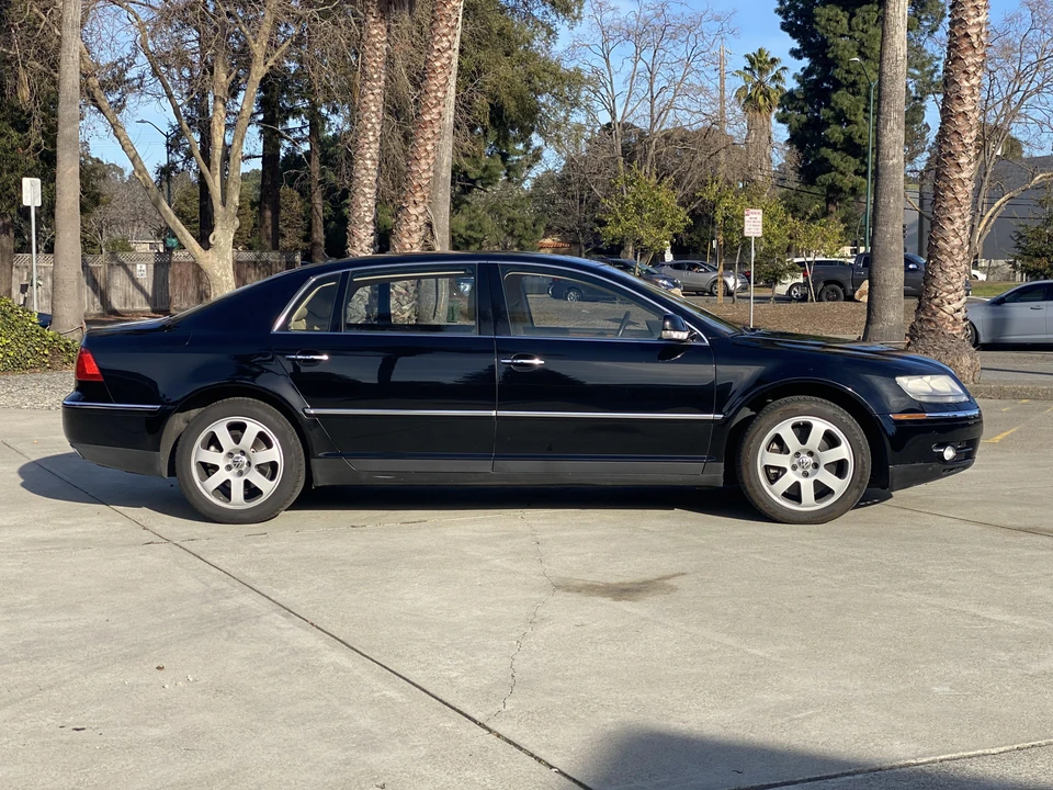2004 Volkswagen Phaeton - Image 10 of 31
