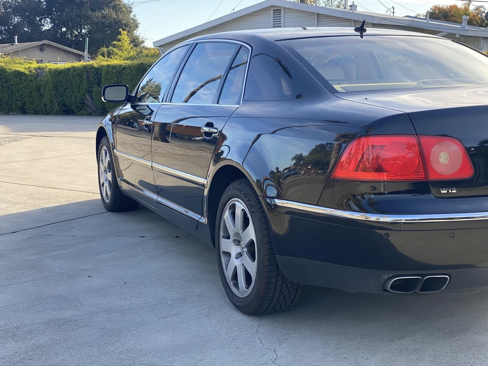 2004 Volkswagen Phaeton - Image 18 of 31