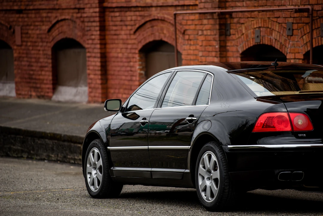 2004 Volkswagen Phaeton - Image 17 of 31