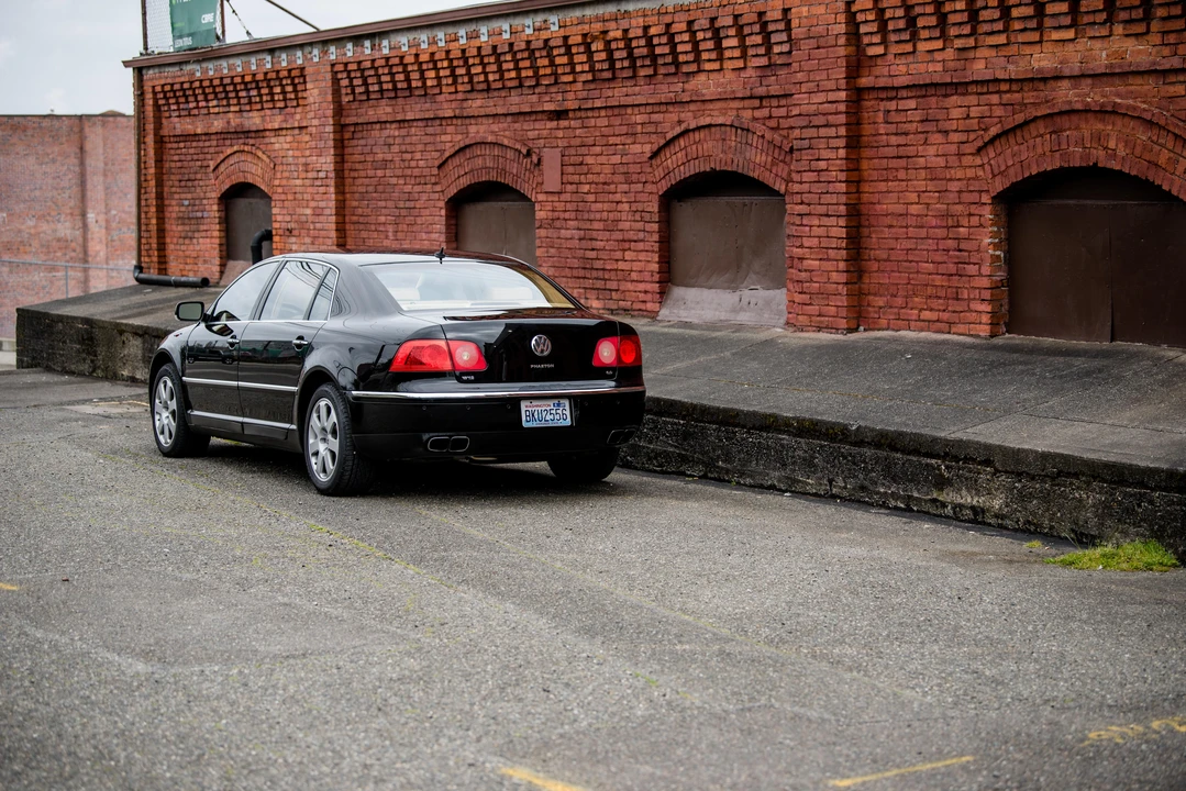2004 Volkswagen Phaeton - Image 11 of 31