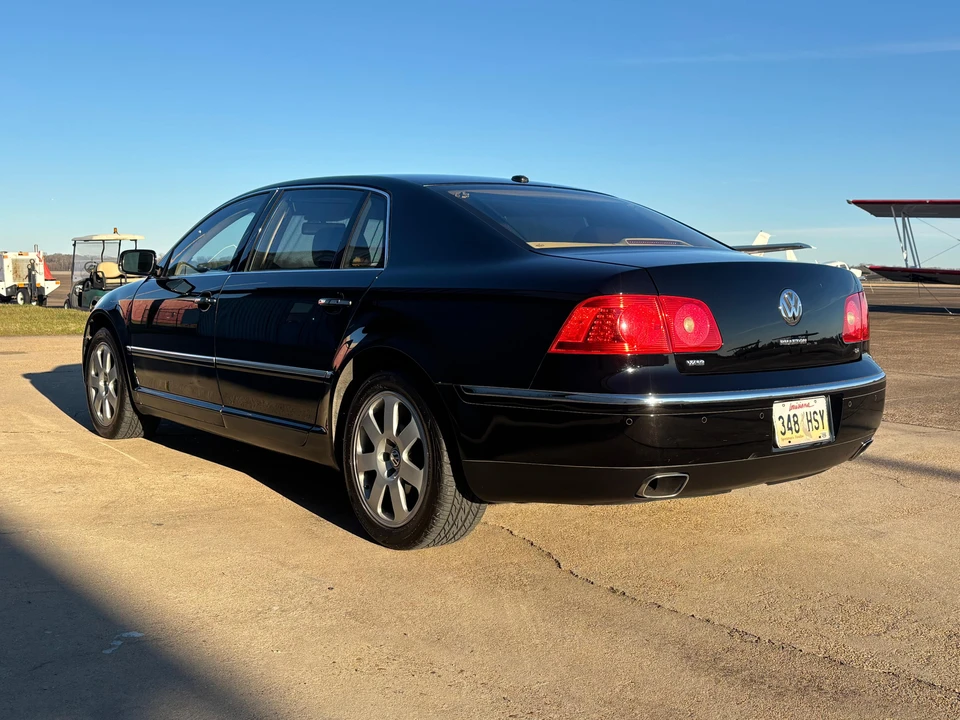 2004 Volkswagen Phaeton - Image 9 of 31