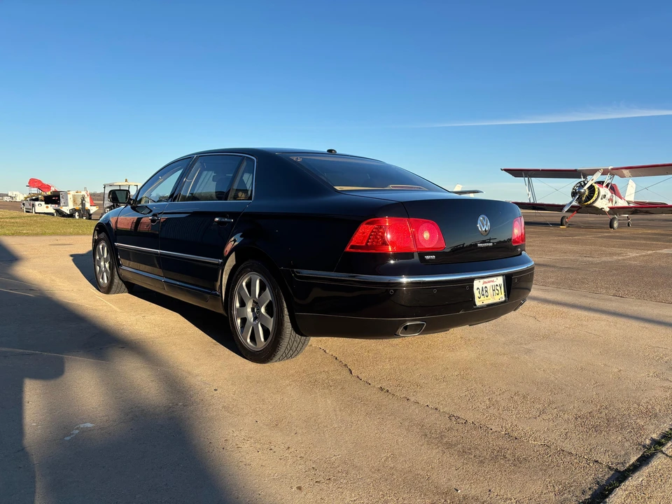 2004 Volkswagen Phaeton - Image 10 of 31