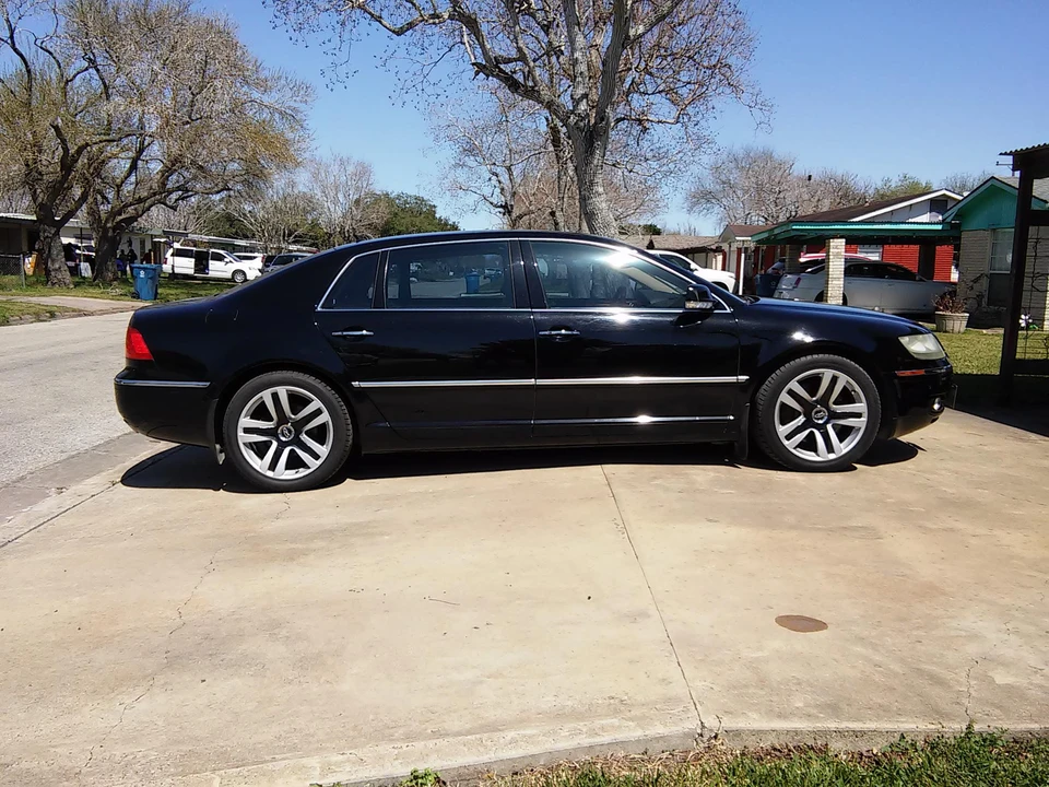 2004 Volkswagen Phaeton - Image 18 of 19