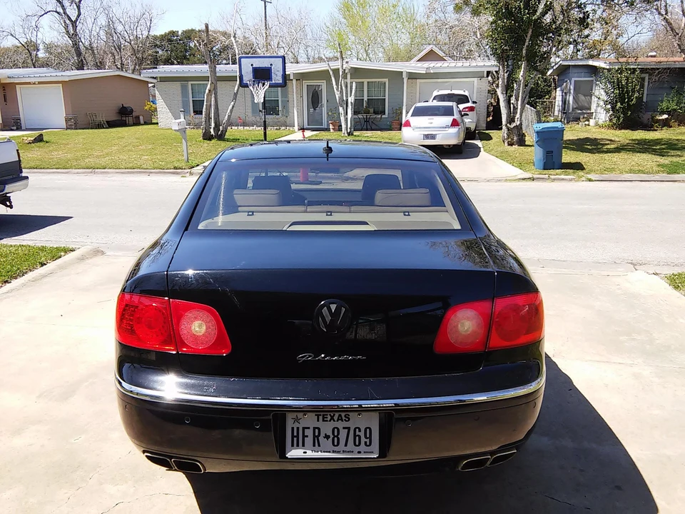 2004 Volkswagen Phaeton - Image 13 of 19