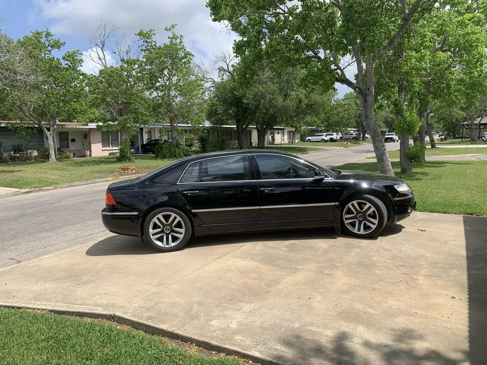 2004 Volkswagen Phaeton - Image 28 of 31