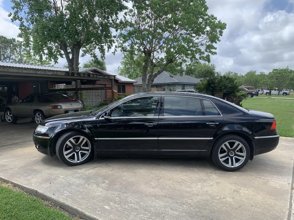 2004 Volkswagen Phaeton - Image 18 of 31