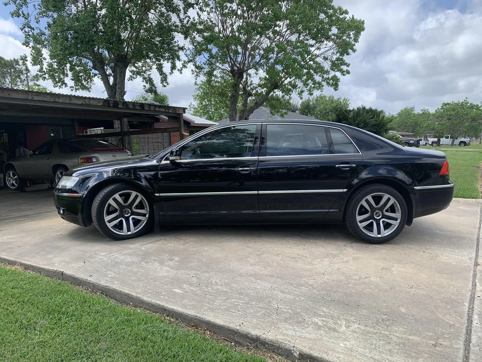 2004 Volkswagen Phaeton - Image 17 of 31