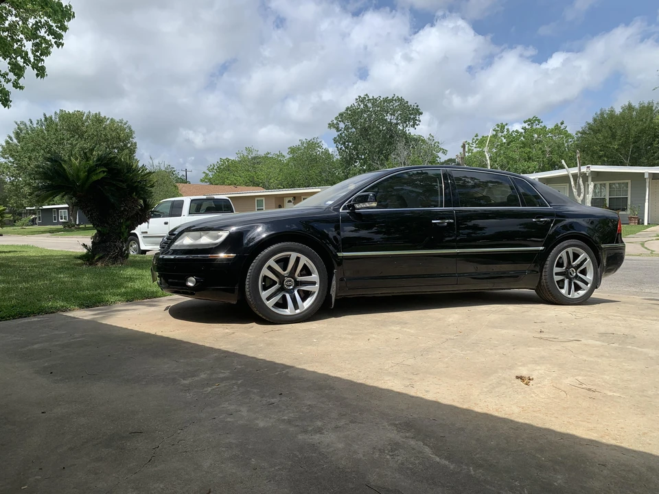 2004 Volkswagen Phaeton - Image 13 of 31