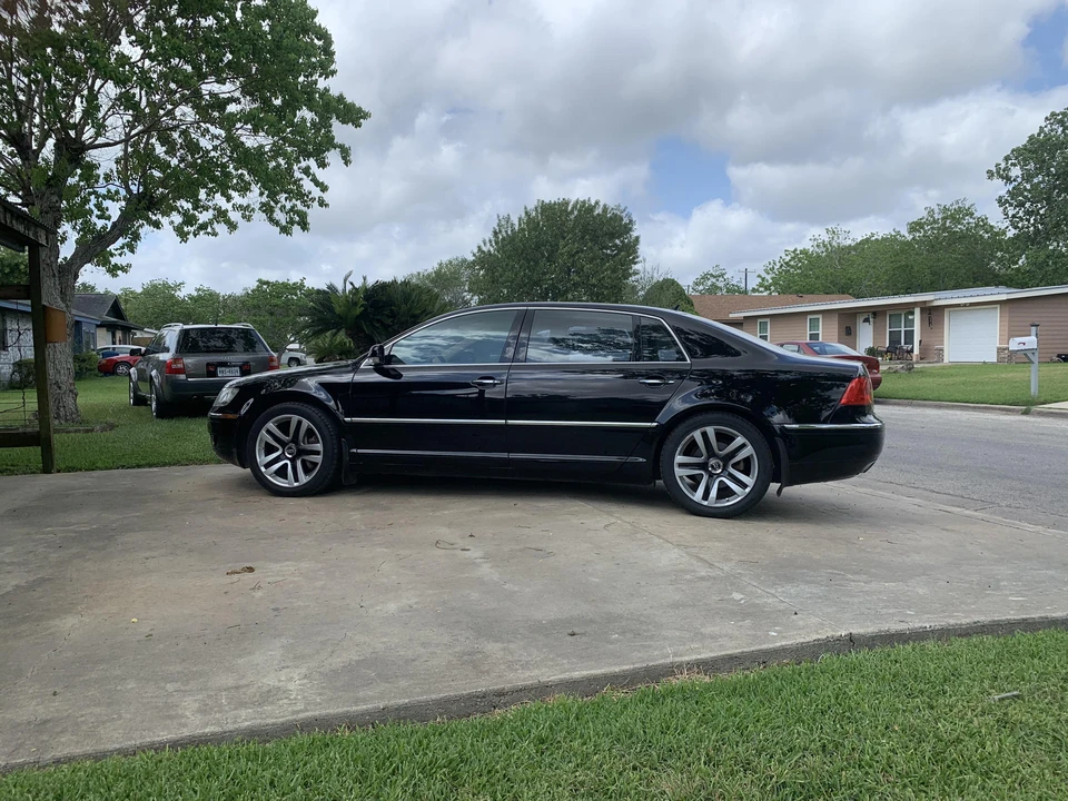 2004 Volkswagen Phaeton - Image 19 of 31