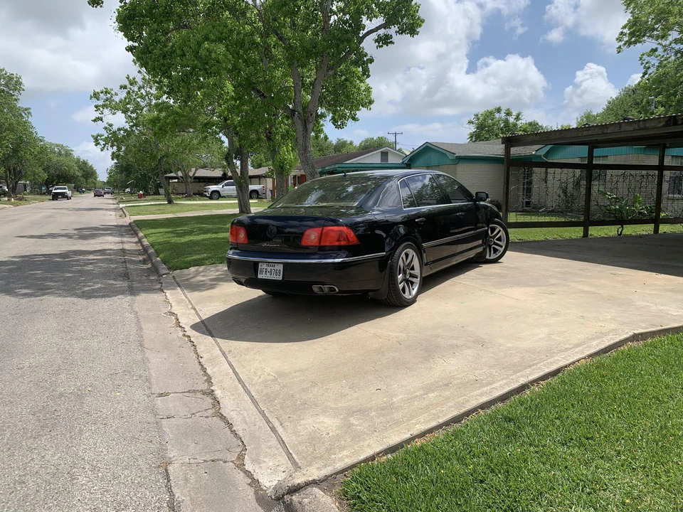 2004 Volkswagen Phaeton - Image 24 of 31