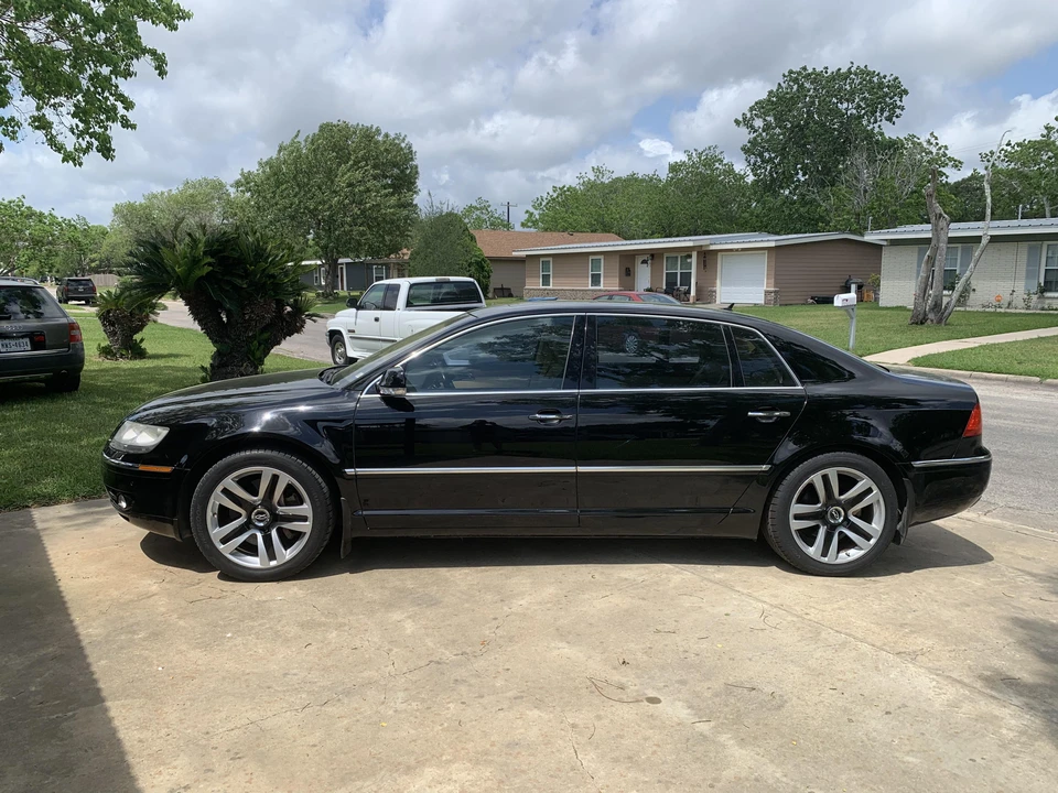 2004 Volkswagen Phaeton - Image 16 of 31