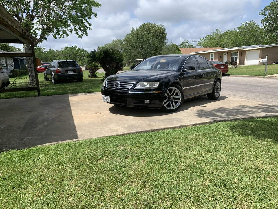 2004 Volkswagen Phaeton - Image 8 of 31