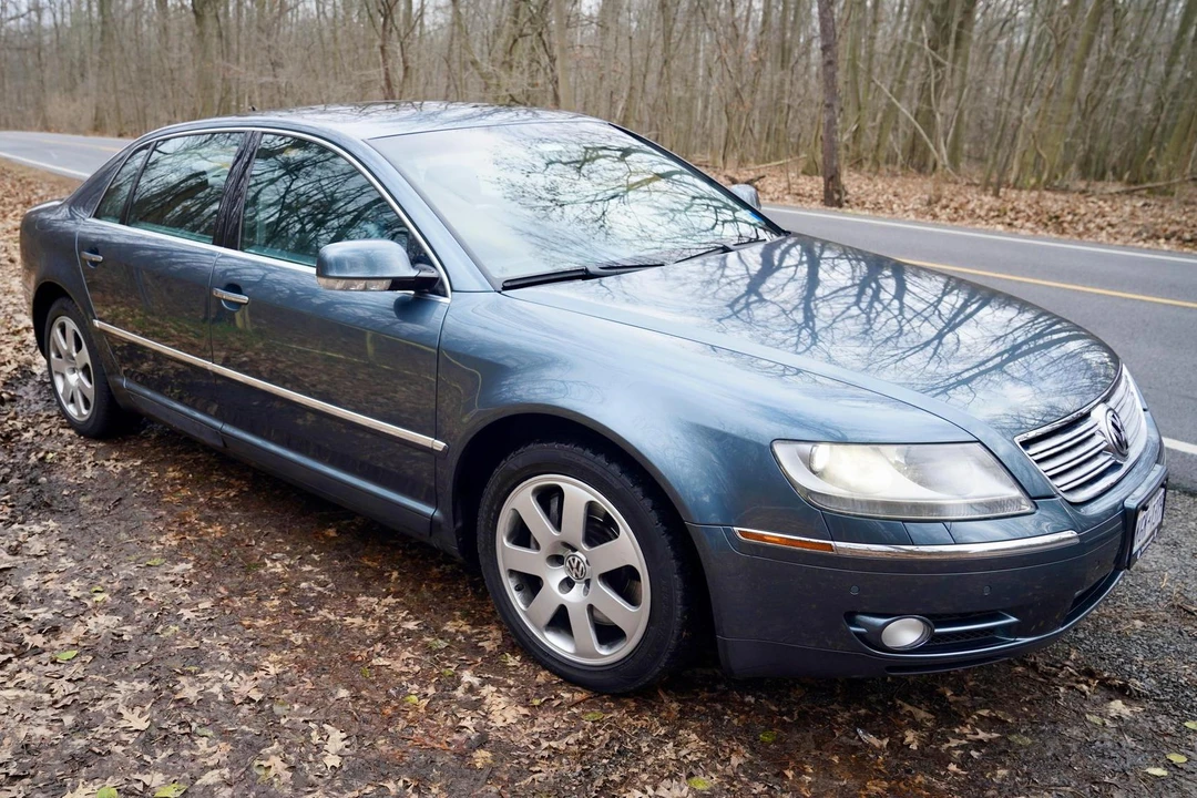 2004 Volkswagen Phaeton - Image 2 of 2