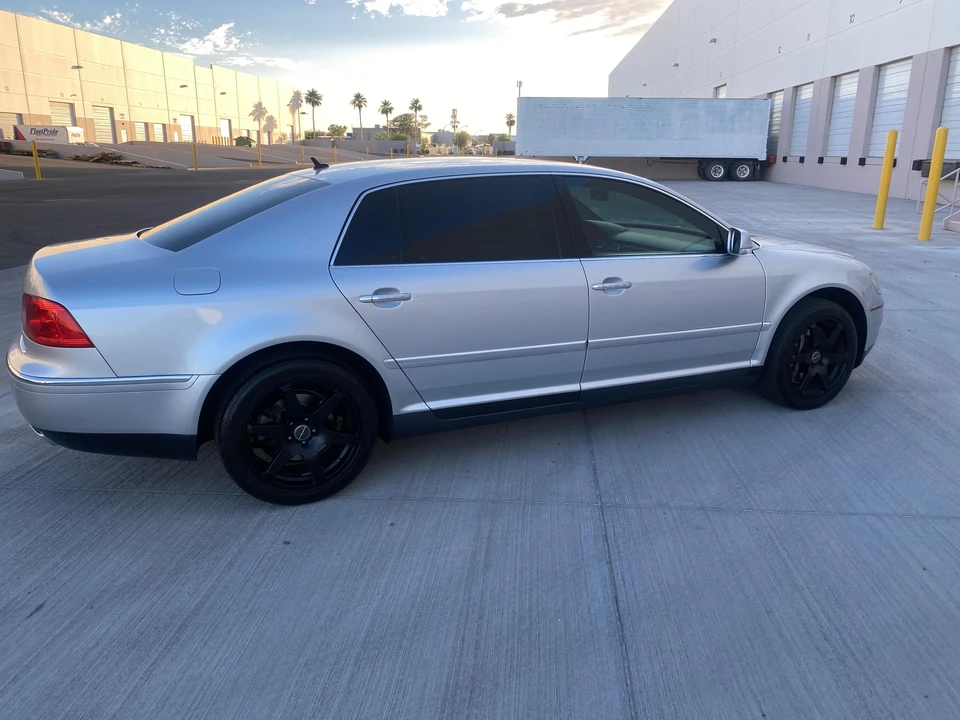 2004 Volkswagen Phaeton - Image 12 of 31