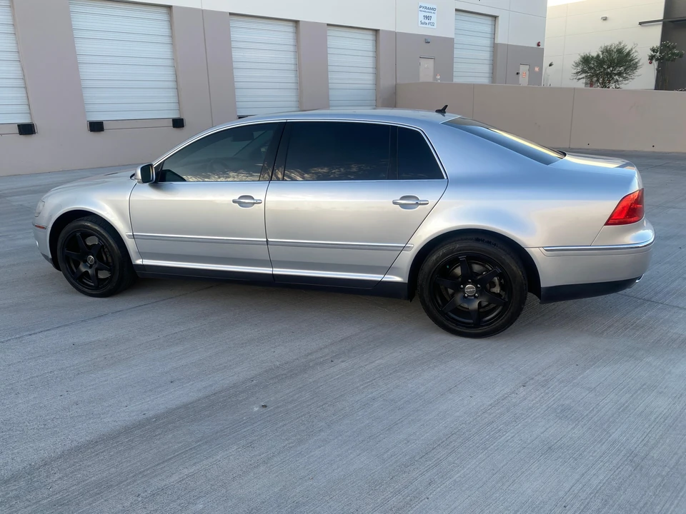 2004 Volkswagen Phaeton - Image 8 of 31