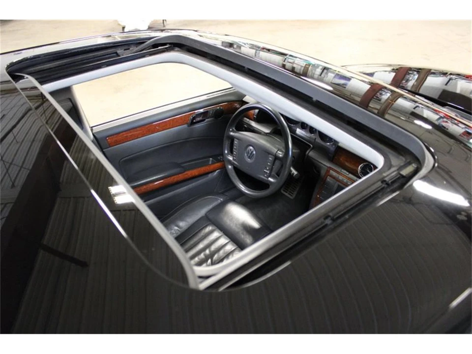 2004 Volkswagen Phaeton - Image 25 of 31