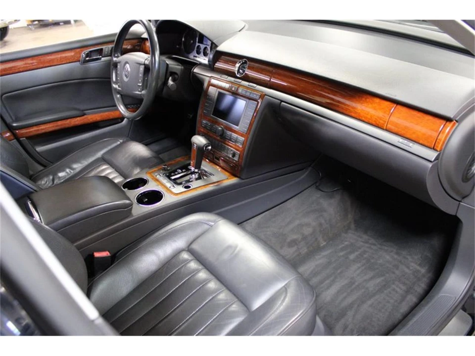 2004 Volkswagen Phaeton - Image 24 of 31